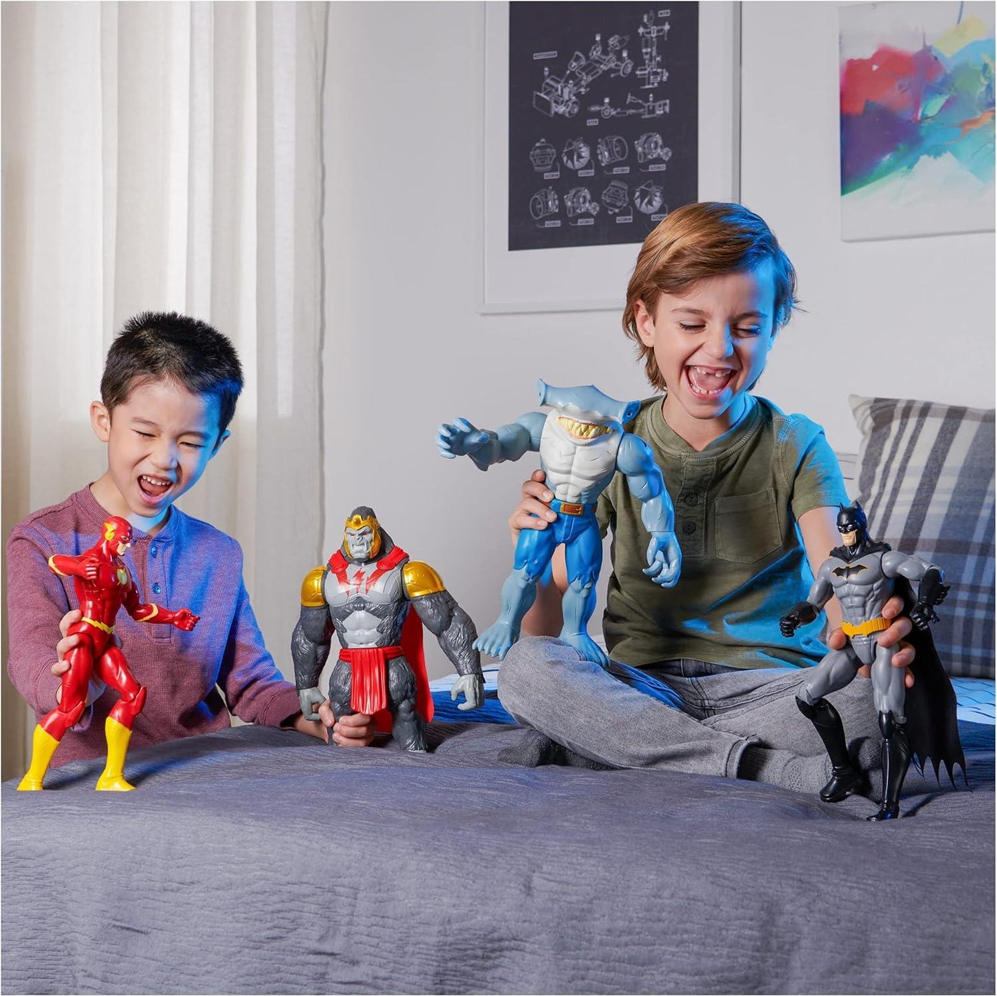 DC Comics, Batman vs. Gorilla Grodd 4-Pack, 30-cm Action Figures (Batman, The Flash, Gorilla Grodd, King Shark), Kids' Toys for Boys and Girls Aged 3 and Up